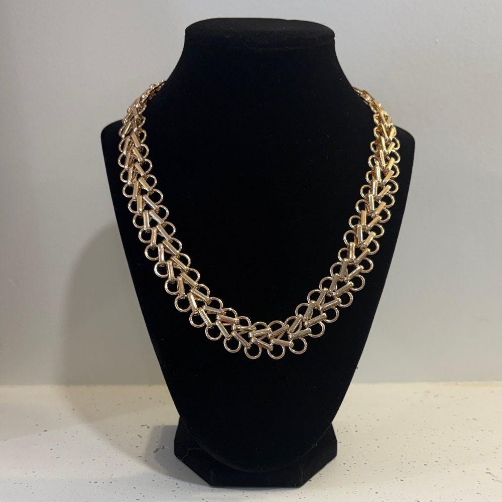 NEW and UNWORN Elegant Chain Necklace